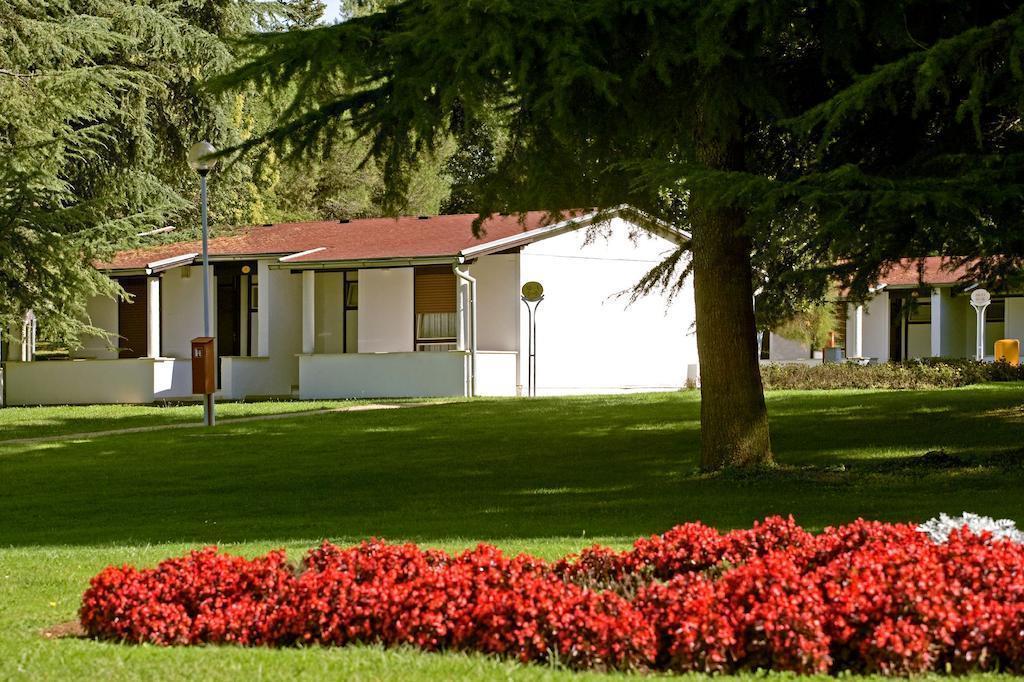 Village Laguna Park 4* қонақ үйі