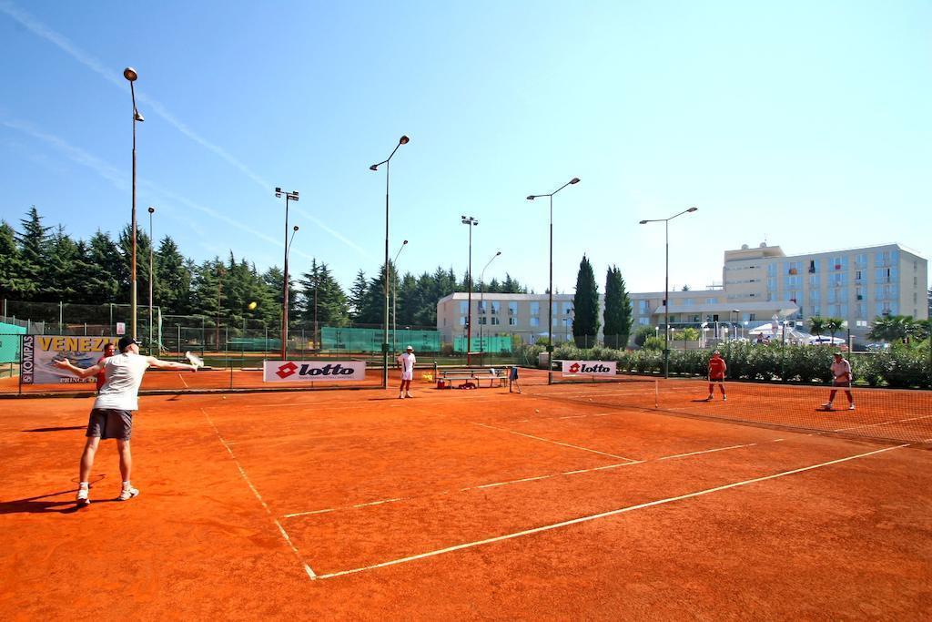 Village Laguna Park 4* суреті