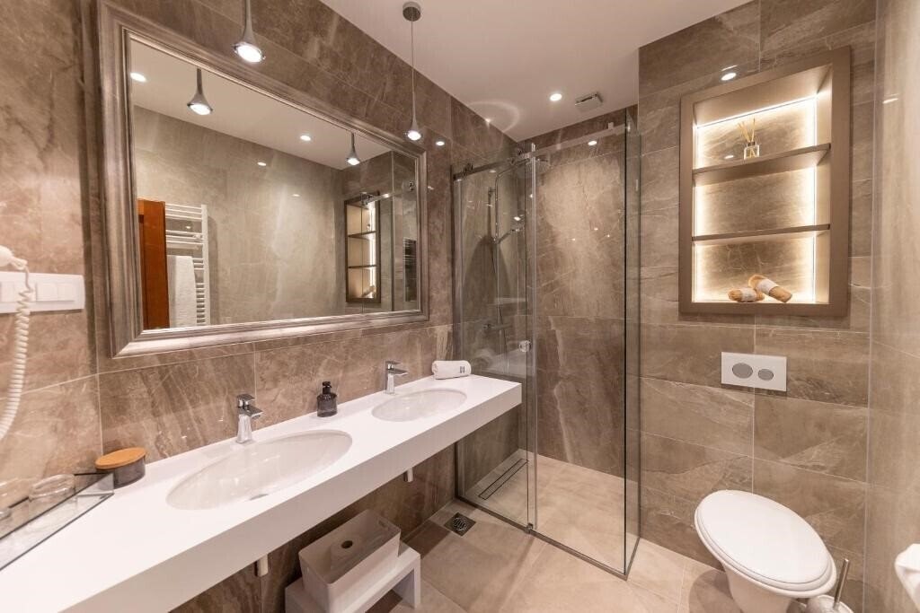 Отель Heritage Hotel Tisno 4*