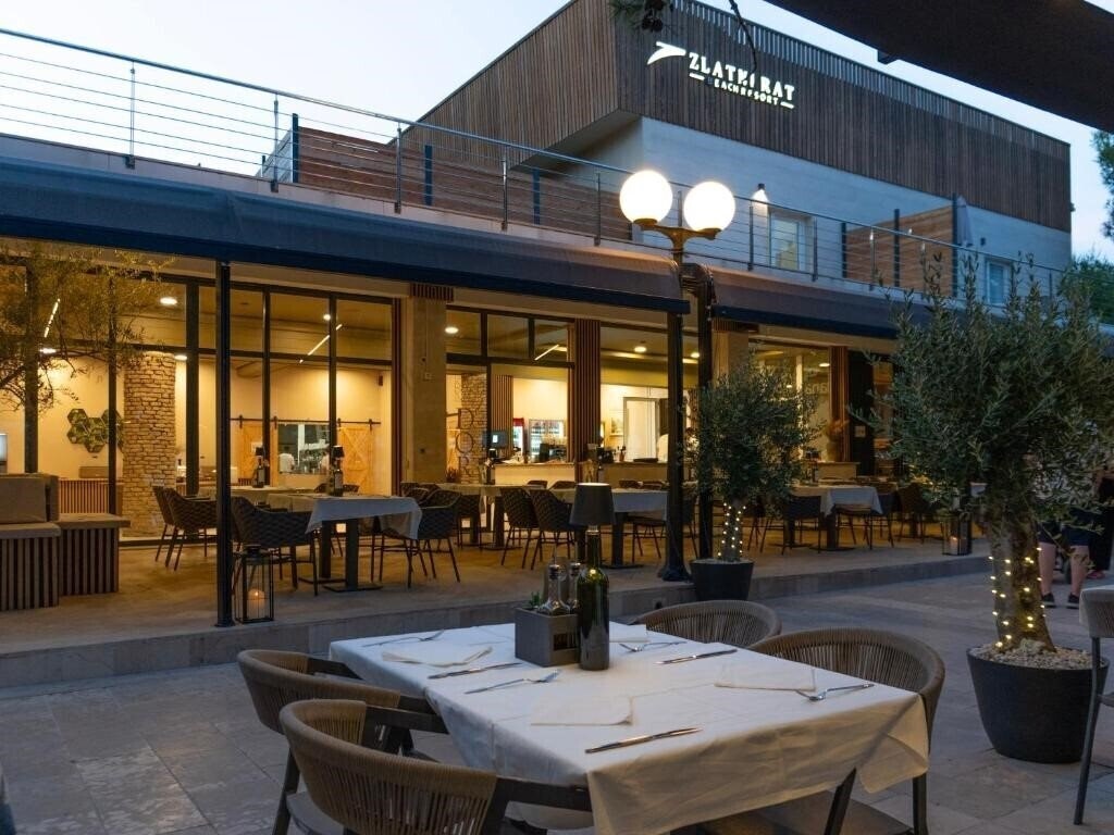 Zlatni Rat Beach Hotel 3* фотосуреті