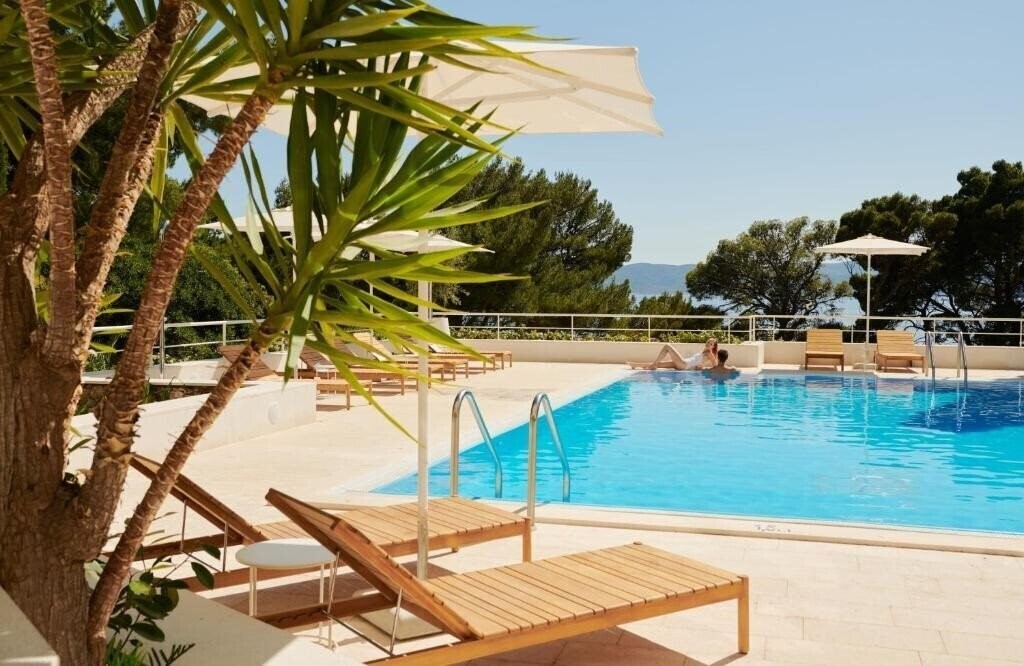 Bluesun Hotel Maestral 3* суреті