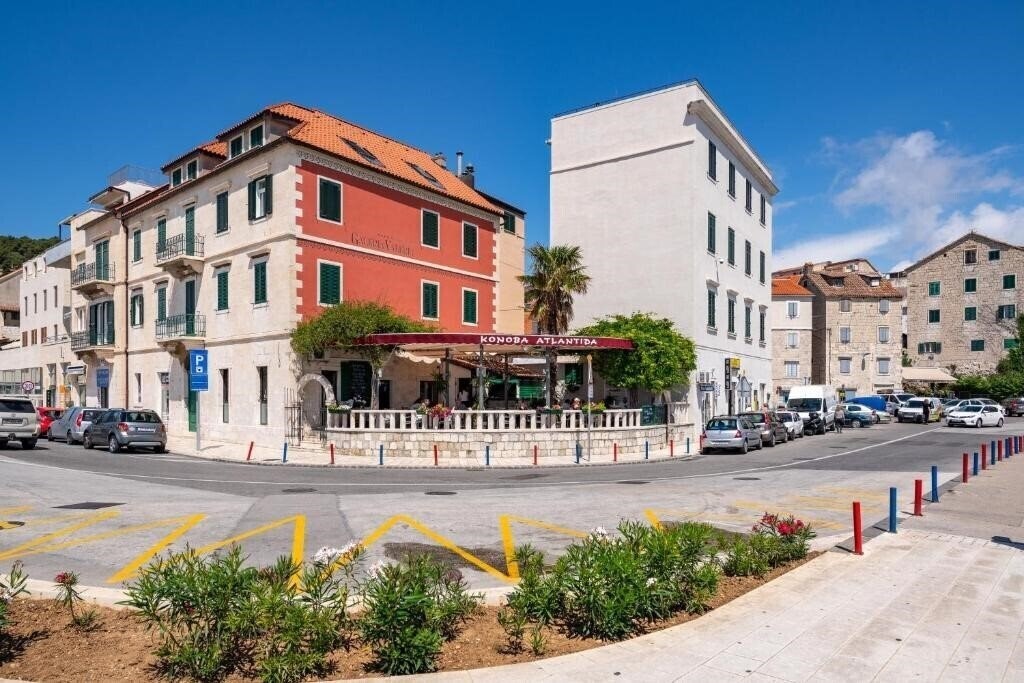 Фотография Galeria Valeria Seaside Downtown 4*