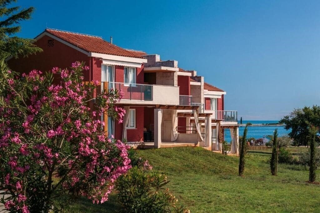 Отель Apartments Sol Katoro For Plava Laguna 4*