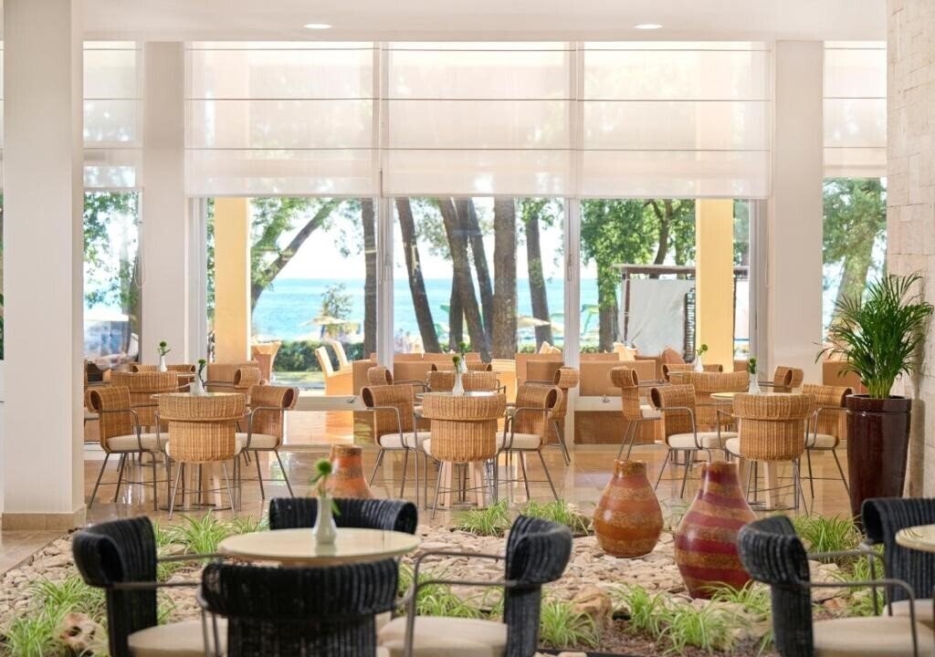 Sol Aurora 4* суреті