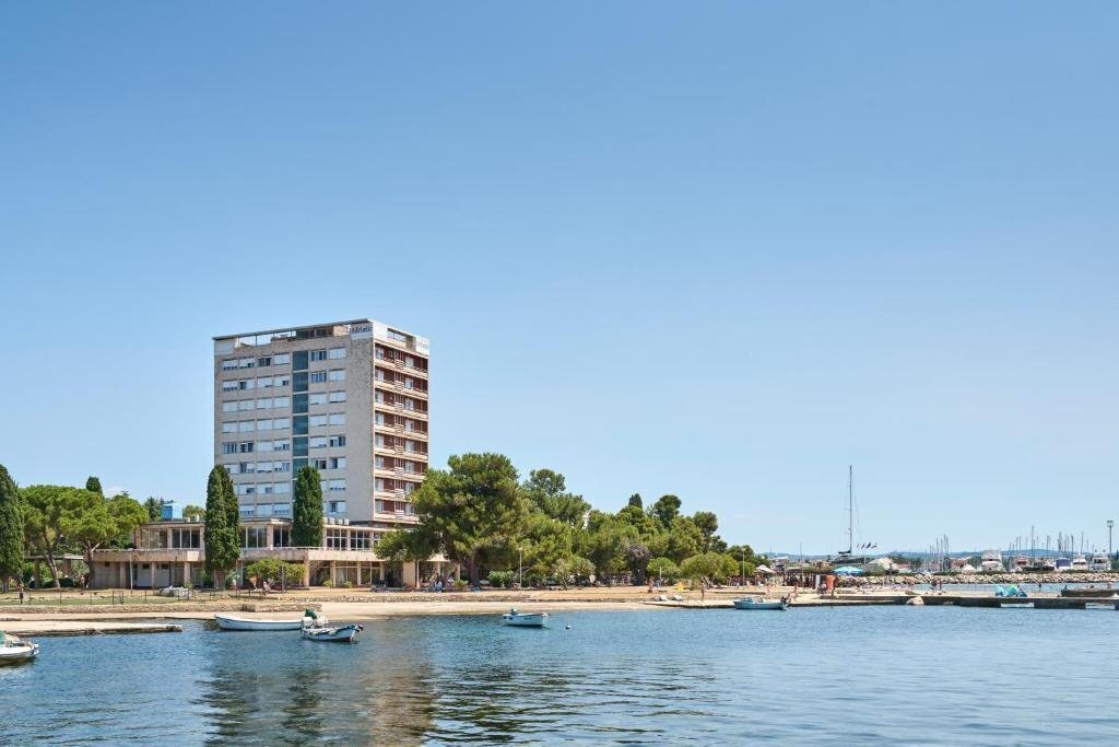 Отель Guest House Adriatic - Rooms Jadran 2*