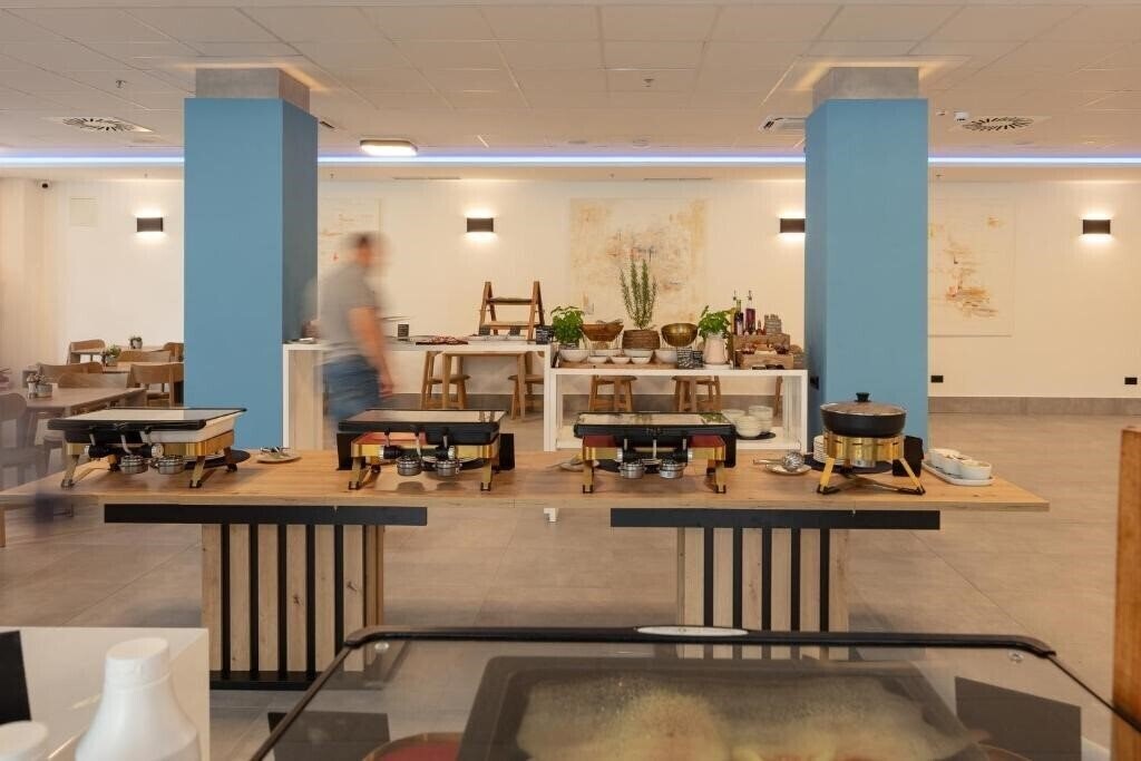 SeeSea Hotel 4* суреті