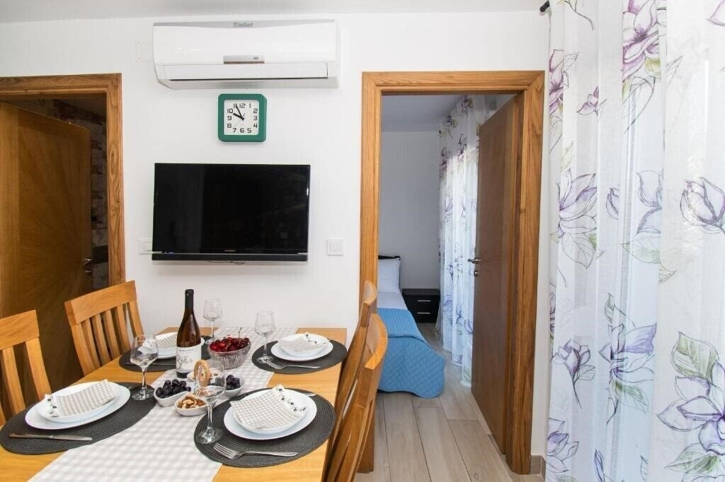 App Lucija House апартаменты суреті