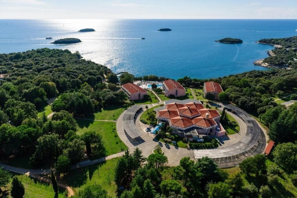 Отель Funtana Resort 3*