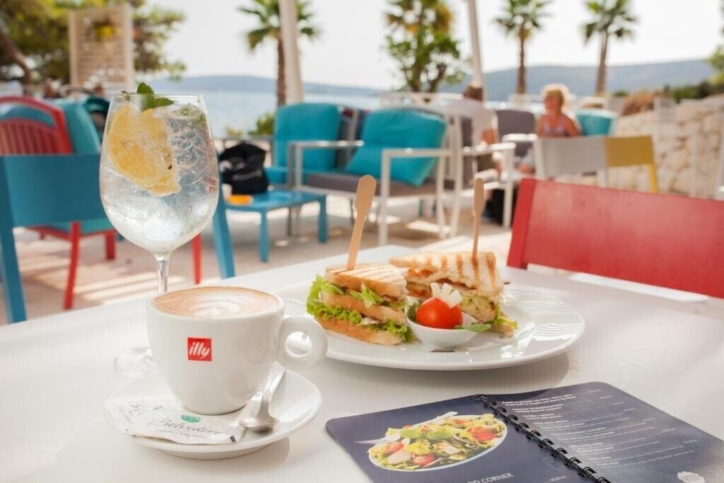 Фотография Happy Camp Belvedere отель без категории