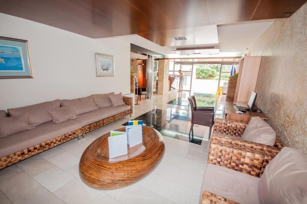 Maxim 4* суреті