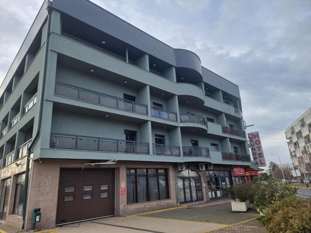 Отель Europa 3*