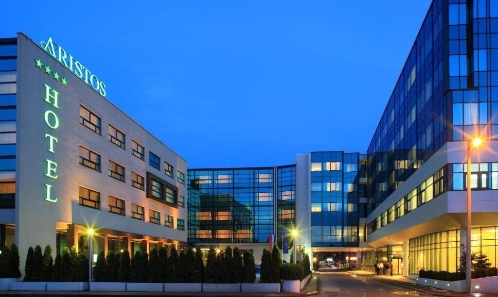 Отель Aristos 4*