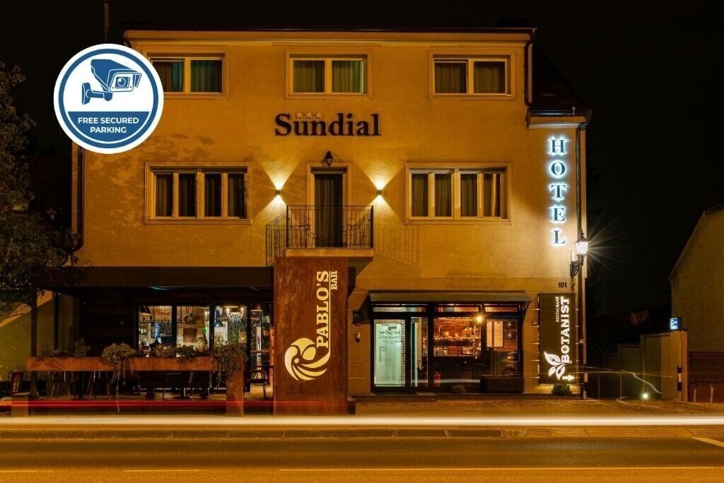 Отель Hotel Sundial 3*