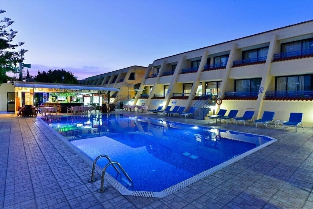 Фотография Napa Prince Hotel Apts 3*