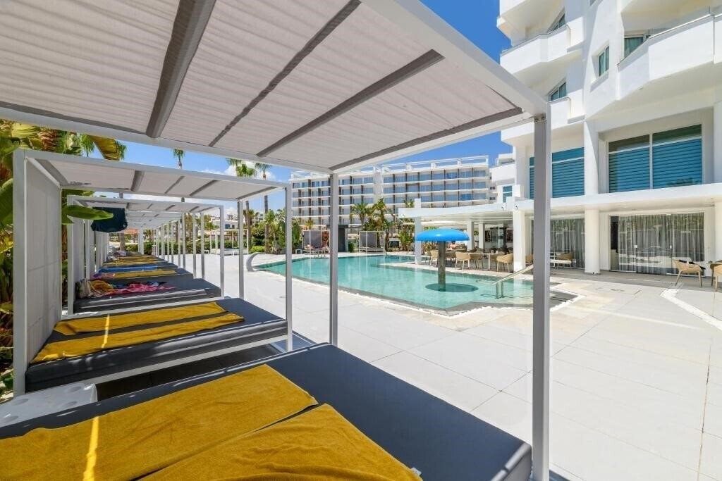 Tasia Maris Sands Hotel 4* қонақ үйі