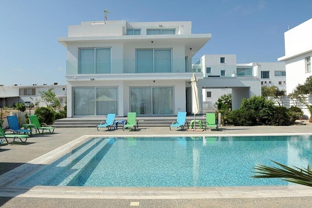 Отель Kalypso Hotel 2*