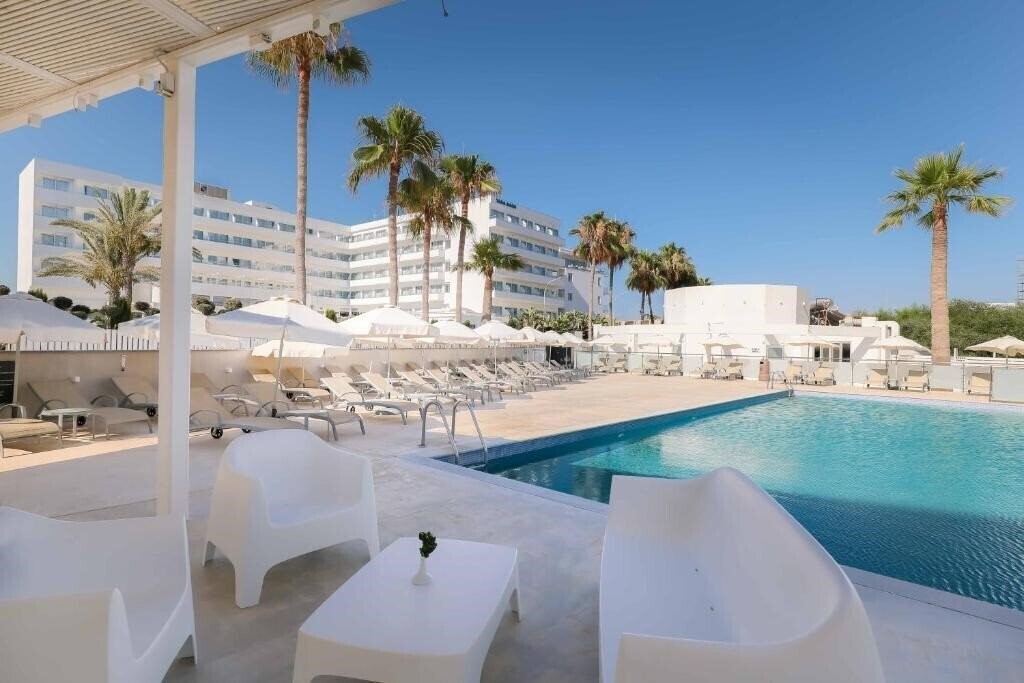 Tasia Maris Beach 4* қонақ үйі