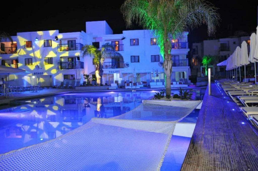 Отель Tsokkos Holiday Apts 3*
