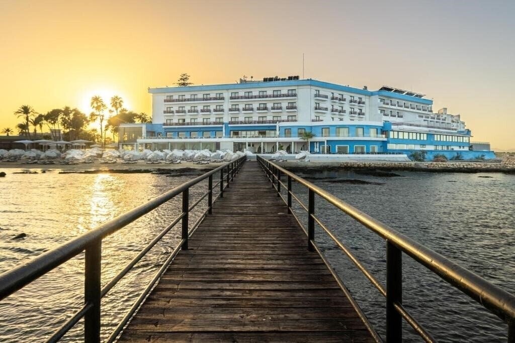 Отель Arkin Palm Beach 5*