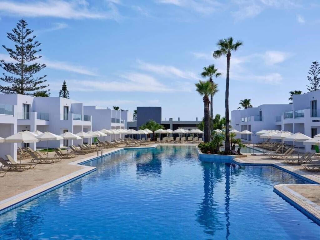Atlantica Panthea Resort (ex. Panthea Holiday Village) 4* қонақ үйі