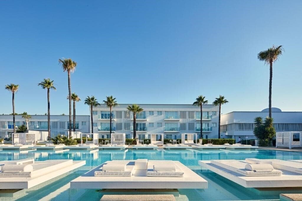 Фото So White Club Resort 5*