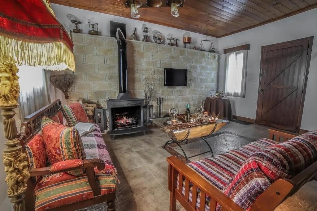 Отель Komi Lofou Traditional House 3*