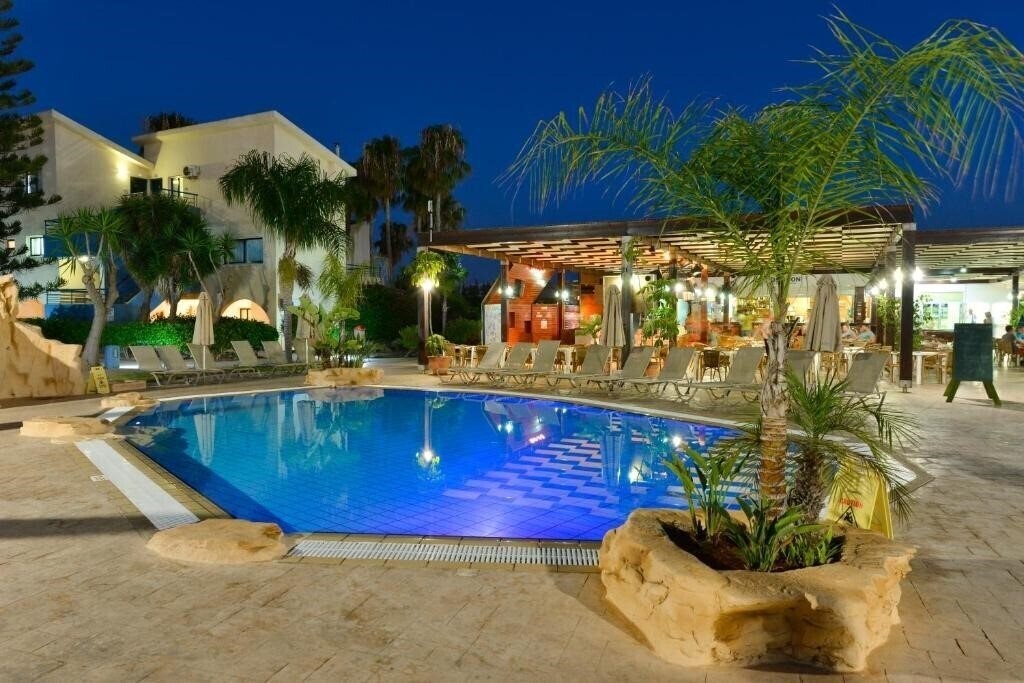 Makronissos Village Club 3* фотосуреті