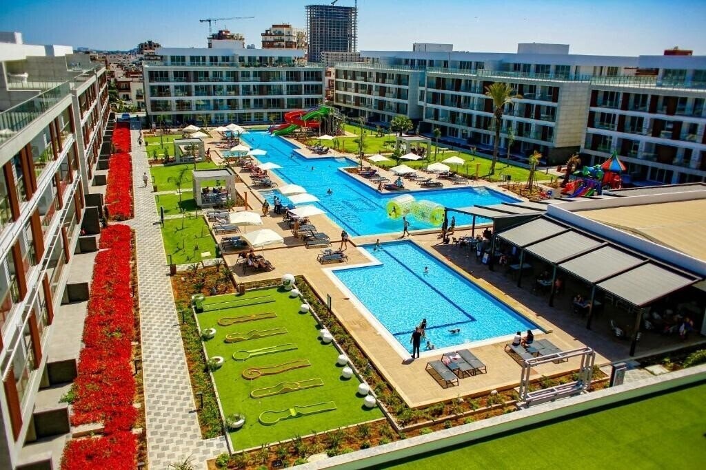 Courtyard Long Beach Holiday Resort 5* қонақ үйі