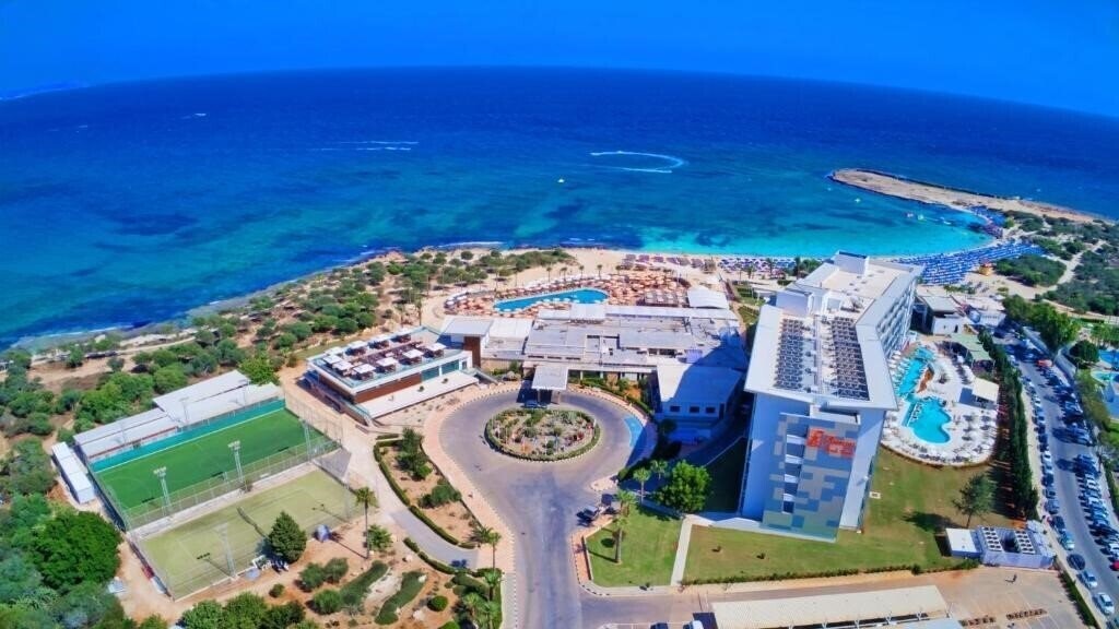 Отель Asterias Beach 4*