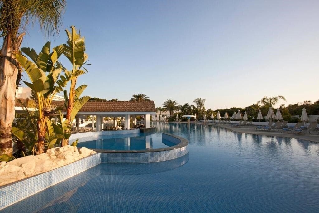 Отель Christofinia Hotel 4*