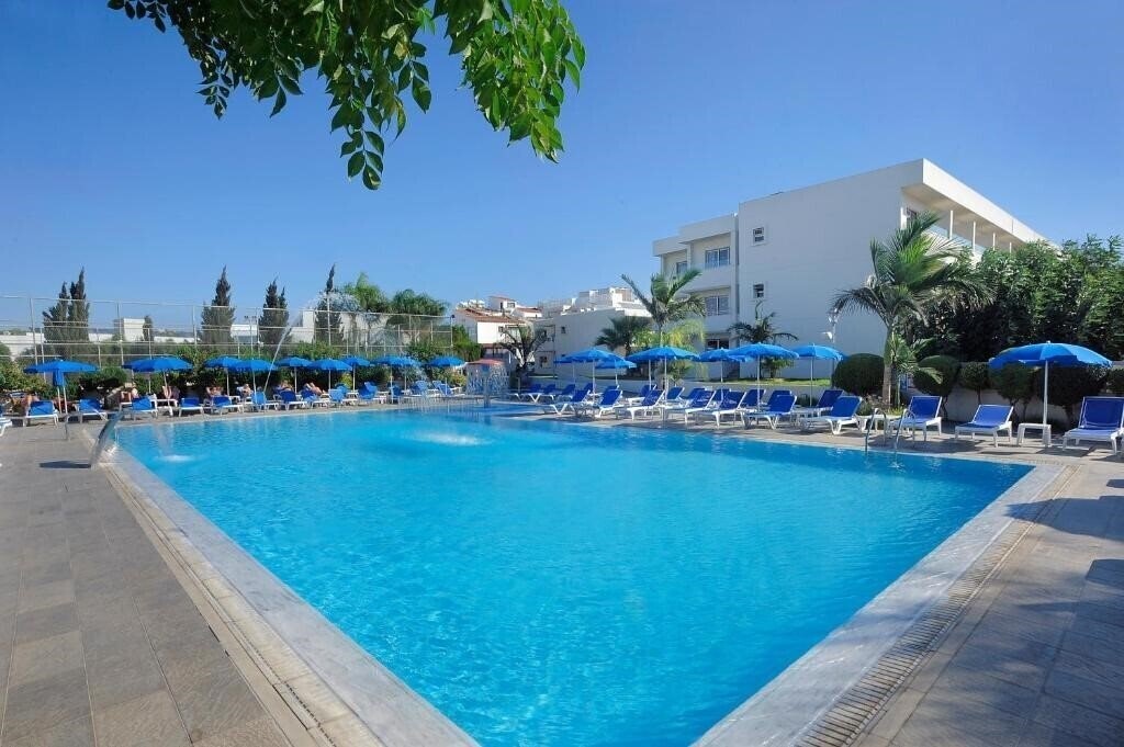 Euronapa Hotel Apartments 3* қонақ үйі