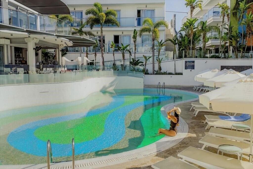Отель Tasia Maris Oasis 4*