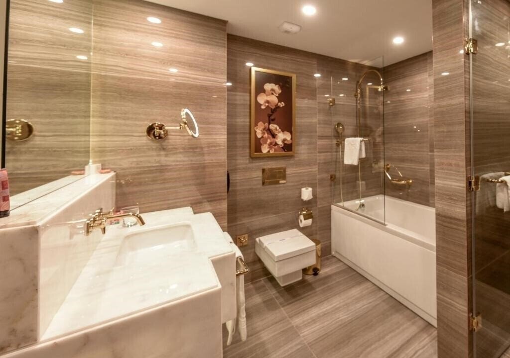 Rocks Hotel 5* фотосуреті