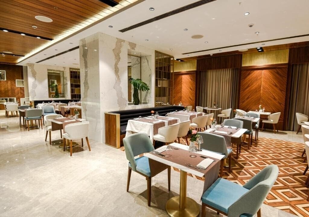 Rocks Hotel 5* суреті