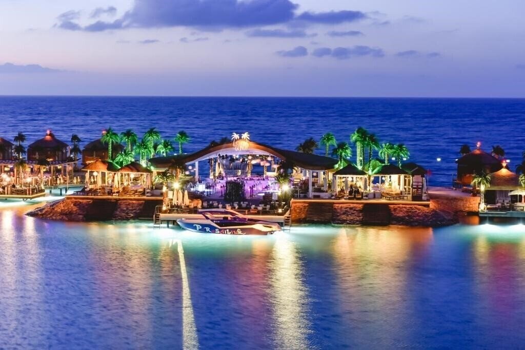 Cratos Premium Hotel & Casino & SPA 5* суреті