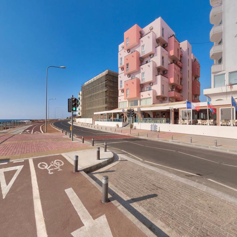 Mackenzie Beach Hotel 3* қонақ үйі