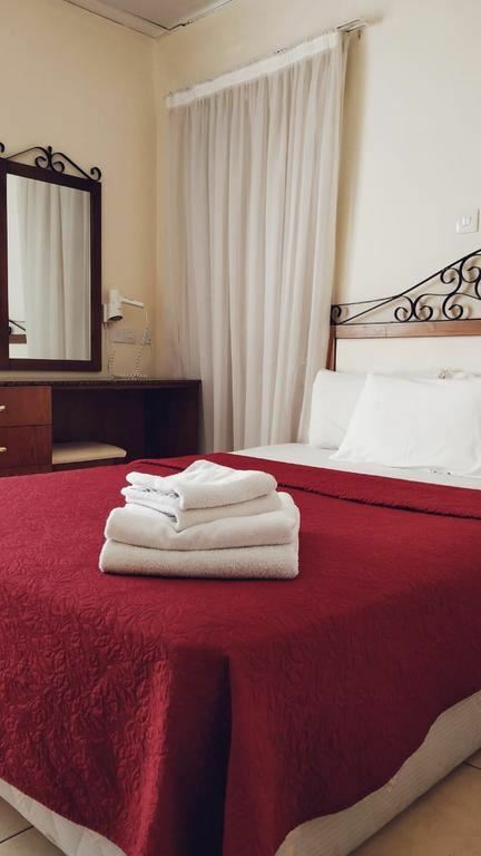 Mackenzie Beach Hotel 3* фотосуреті