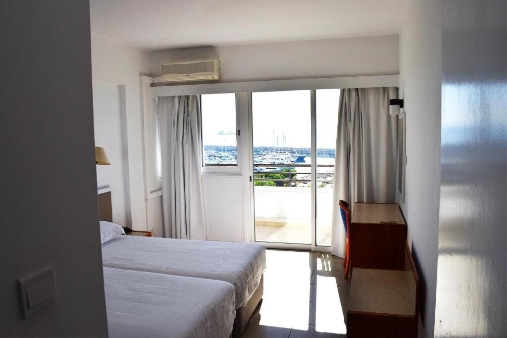 Фото Sun Hall Beach Hotel Apartments 4*