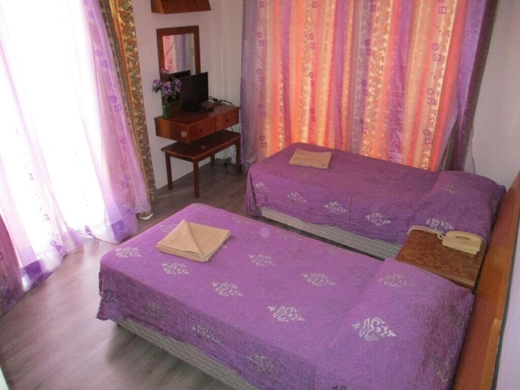 Onisillos Hotel Larnaca 2* суреті