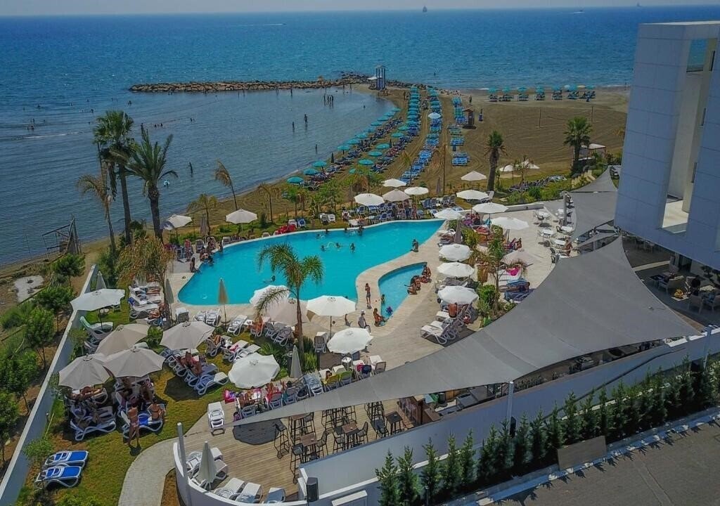 Отель Lebay Beach Hotel 3*