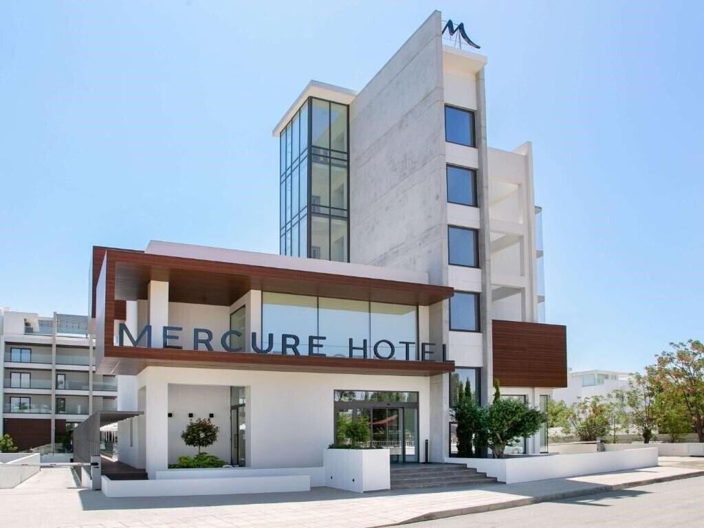 Фотография Mercure Larnaca Beach Resort 4*