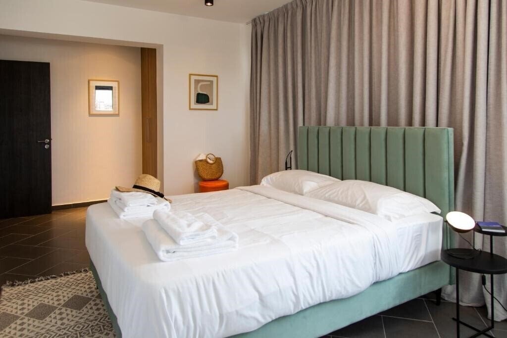 Картинка Liv Urban 4*