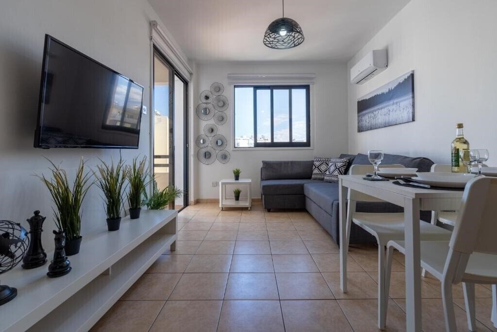 Polyn 1- Bedroom Apartment in Larnaca 2* қонақ үйі