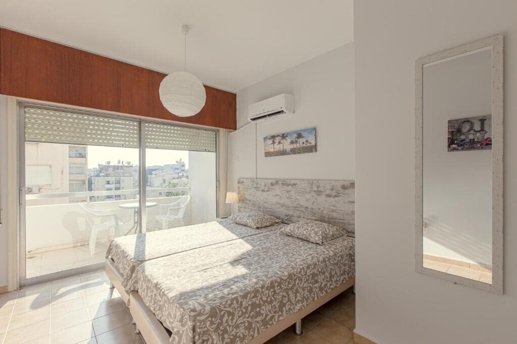 Фотография Furnished Seafront Studio 2*