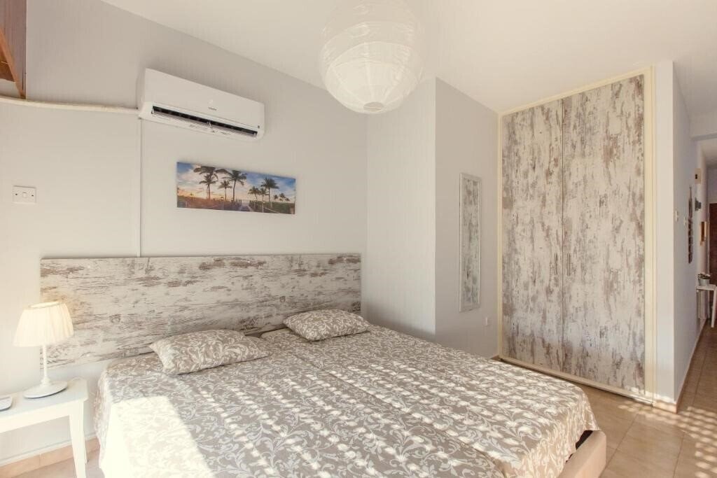 Изображение Furnished Seafront Studio 2*