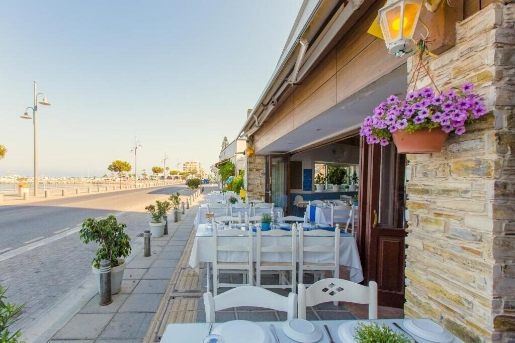 Отель Furnished Seafront Studio 2*