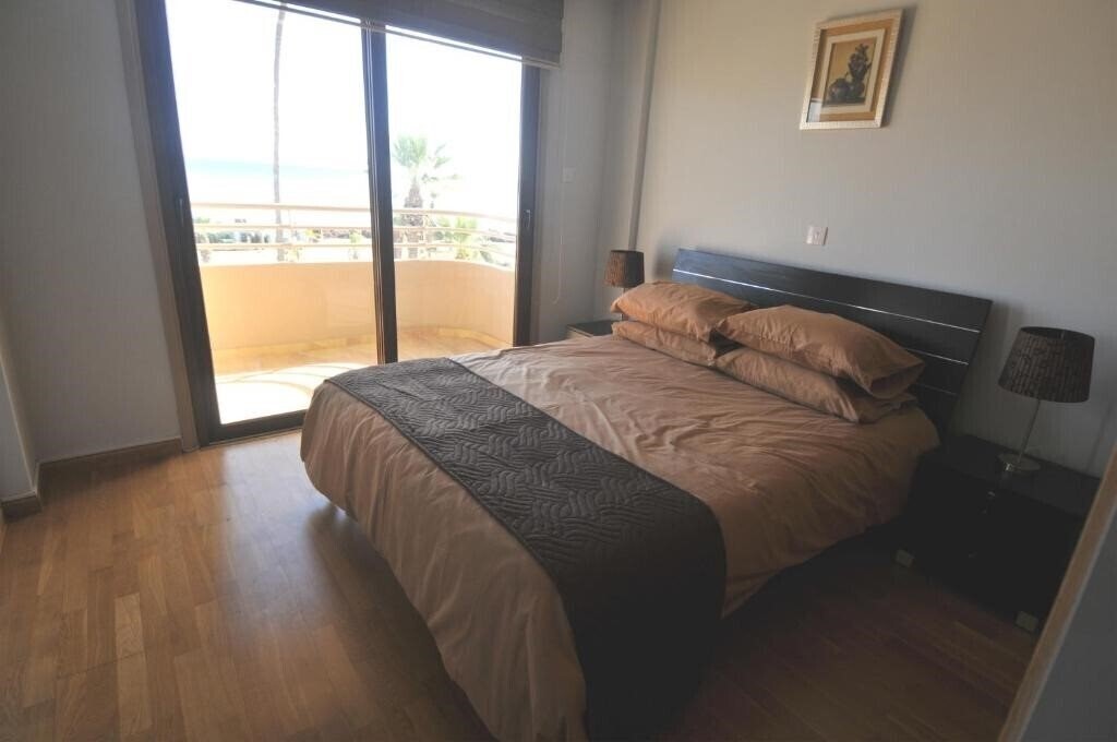 Фото Ithaki Phinikoudes Apartment No. 201 2*