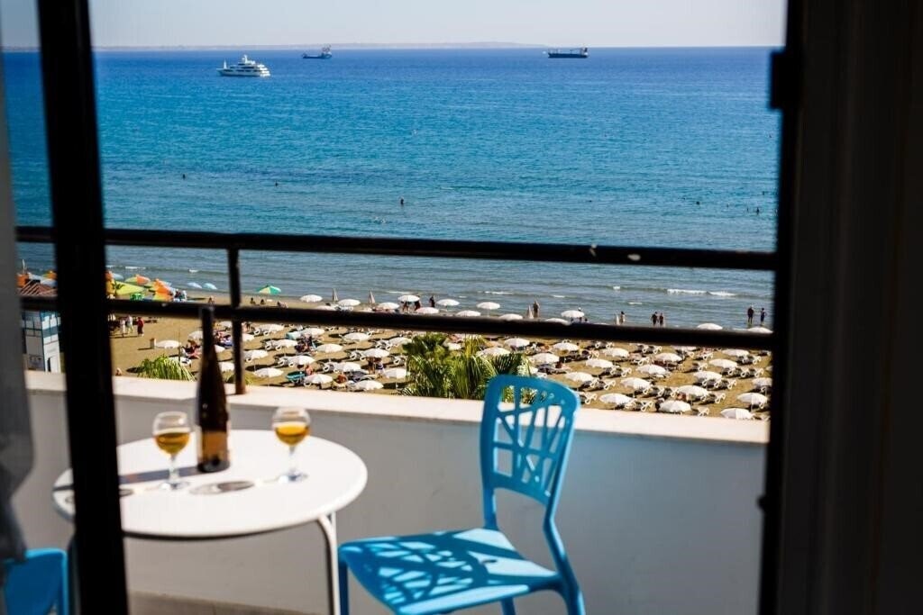 Отель Krasas Beach Apts 3*