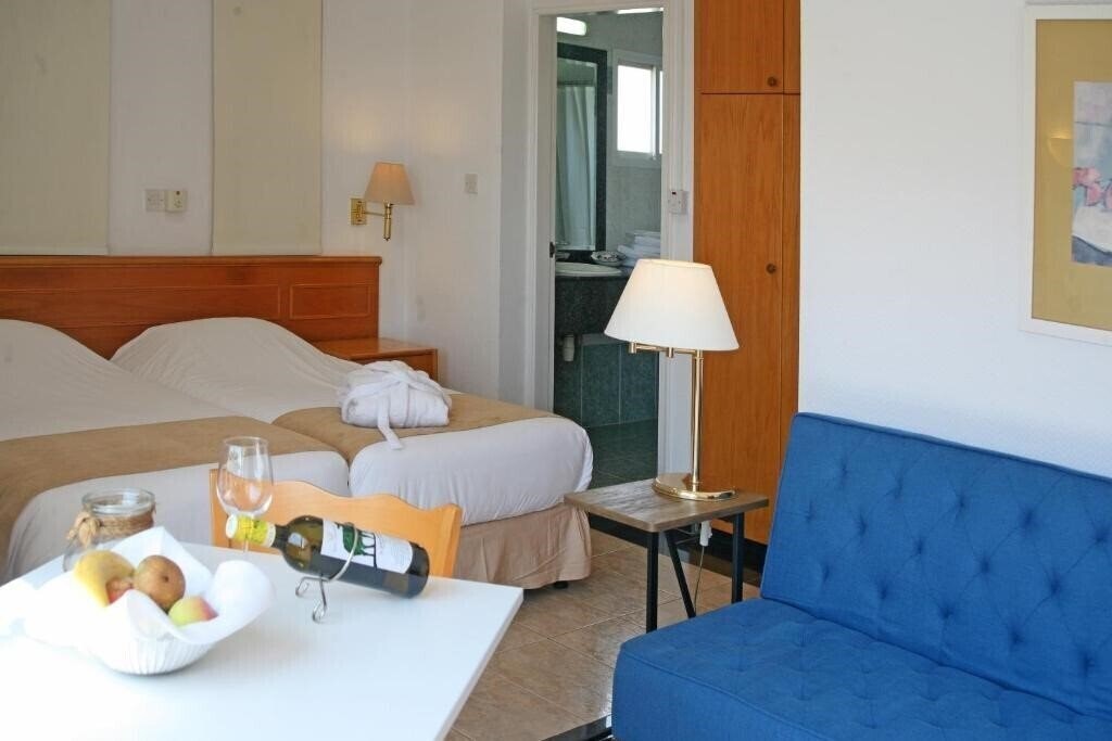 Chrielka Suites 3* суреті