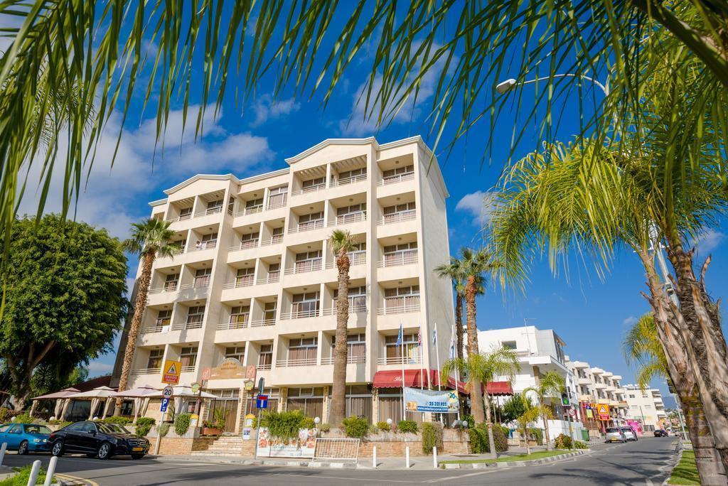 Отель Estella Hotel Apartments 2*